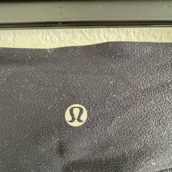 Lululemon Athletica Black High-Waist Leggings with Ankle Detail - Picture 5 of 7